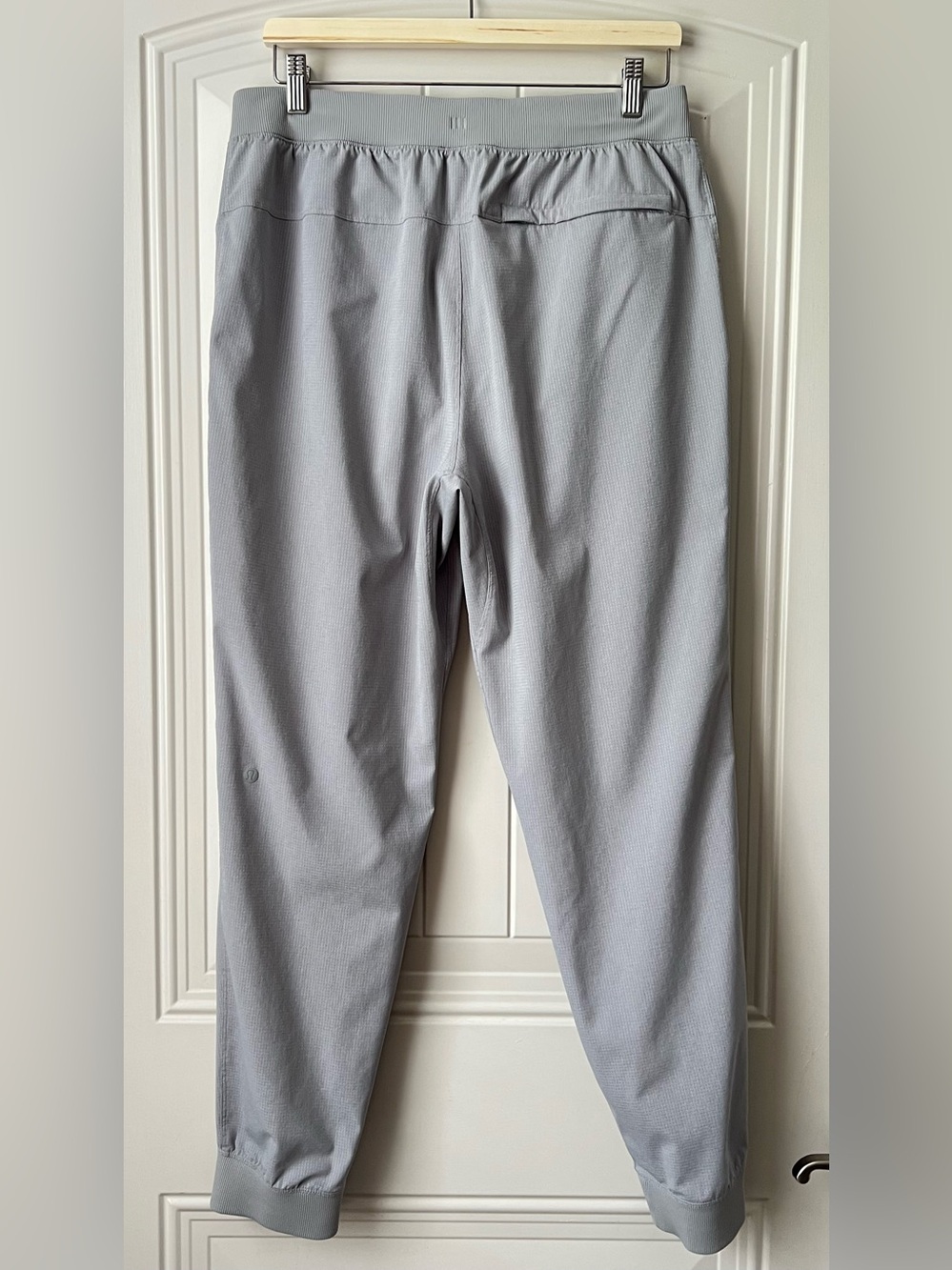 Lululemon ABC Jogger WovenAir Silver Drop Men’s L Breathable Stretch Travel Pant - Picture 5 of 15